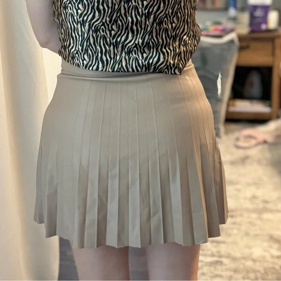 Tan Leather Pleated Skirt - Picture 3 of 11